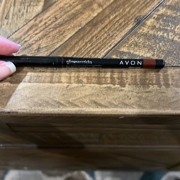 New assortment of lip and eye liners. - Picture 9 of 15